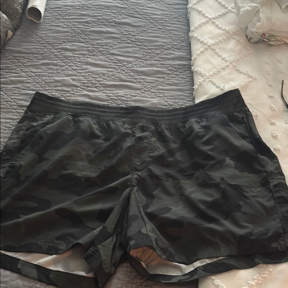 Old Navy Athletic Shorts in Green and Black with Relaxed Fit